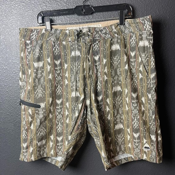 Burton Men's Green/Multicolor Moxie Kelp Guatikat Print Boardshorts Size 38 - Picture 2 of 10